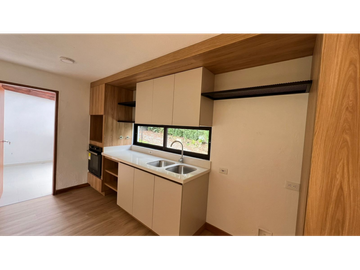 Alquiler de casa campestre 4 habitaciones en Llanogrande Rionegro