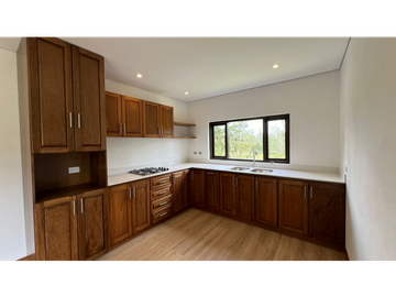 Alquiler de casa campestre 4 habitaciones en Llanogrande Rionegro