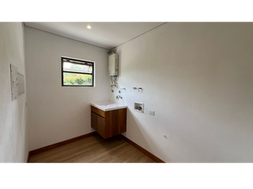 Alquiler de casa campestre 4 habitaciones en Llanogrande Rionegro