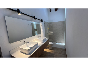 Alquiler de casa campestre 4 habitaciones en Llanogrande Rionegro