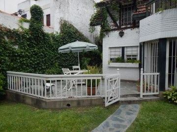 CHALET DE ESTILO EN EXCELENTE UBICACION