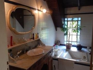 CHALET DE ESTILO EN EXCELENTE UBICACION