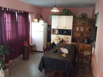 PH en venta - 3 Dormitorios 1 Baño - 230Mts2 - General San Martín