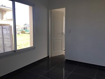 Casa en venta en barrio cerrado El Canton