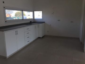 Casa en venta en barrio cerrado El Canton