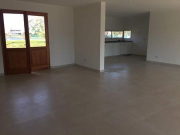 Casa en venta en barrio cerrado El Canton