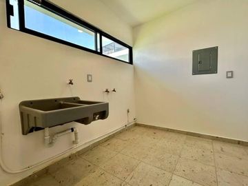 Residencia de Autor en Zibatá, 4 Recámaras, 4.5 Baños, Roof Garden, Luxury