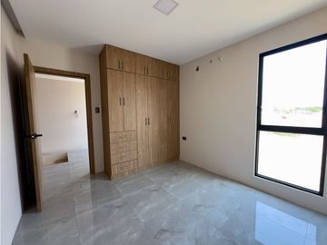 CASAS INDEPENDIENTES A ESTRENAR CERCA AL PARQUE ALTAGRACIA, MANTA