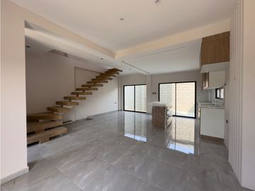 CASAS INDEPENDIENTES A ESTRENAR CERCA AL PARQUE ALTAGRACIA, MANTA