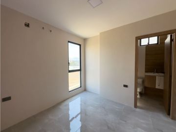 CASAS INDEPENDIENTES A ESTRENAR CERCA AL PARQUE ALTAGRACIA, MANTA