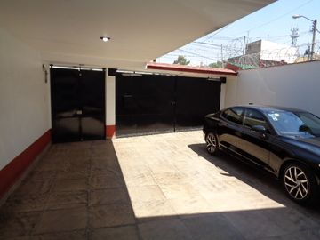 Casa en venta en Arenal de Guadalupe, Tlalpan, CDMX