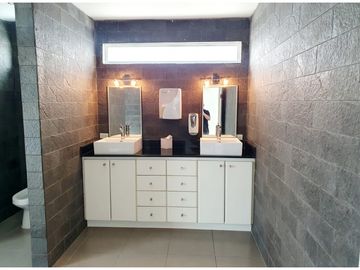 VENDO DUPLEX EN OBARRIO DE 500 MTS2 DE CONSTRUCCION $875 K!!