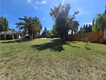 CASA QUINTA · VENTA · 1.630M2  DE TERRENO· GUAYMALLEN · 3 DORMITORIOS