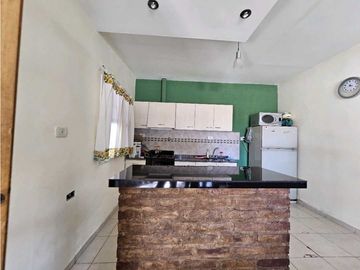 CASA QUINTA · VENTA · 1.630M2  DE TERRENO· GUAYMALLEN · 3 DORMITORIOS