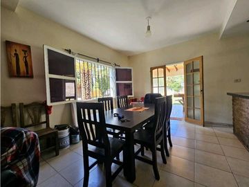 CASA QUINTA · VENTA · 1.630M2  DE TERRENO· GUAYMALLEN · 3 DORMITORIOS