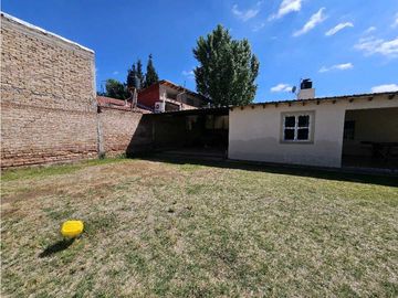 CASA QUINTA · VENTA · 1.630M2  DE TERRENO· GUAYMALLEN · 3 DORMITORIOS