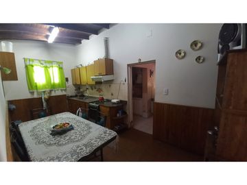 VENDO VIVIENDA FAMILIAR 4 DORMITORIOS- DEPARTAMENTO DE LAS HERAS