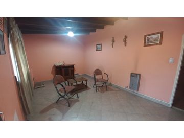 VENDO VIVIENDA FAMILIAR 4 DORMITORIOS- DEPARTAMENTO DE LAS HERAS