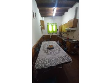 VENDO VIVIENDA FAMILIAR 4 DORMITORIOS- DEPARTAMENTO DE LAS HERAS