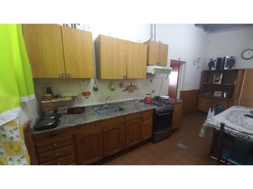 VENDO VIVIENDA FAMILIAR 4 DORMITORIOS- DEPARTAMENTO DE LAS HERAS
