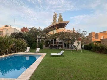 Casa en venta en Club de Campo Abril