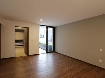 Residencia de Autor en Fracc. La Vista, 4ta Recámara en P.B, Alberca, 4 Baños