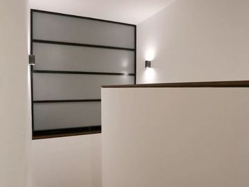 Residencia de Autor en Fracc. La Vista, 4ta Recámara en P.B, Alberca, 4 Baños