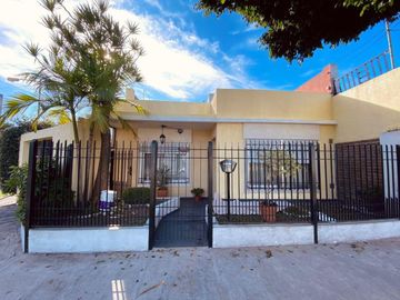 Venta- 26 de julio 5899 - casa 4 amb - V Ballester