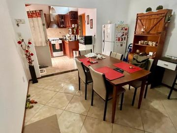 Venta- 26 de julio 5899 - casa 4 amb - V Ballester