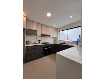 Venta o Renta de Casa Amueblada, Cuenca, Ricaurte 122m²