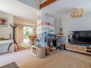 Hermosa casa en Vitacura, 4D/3B, terraza