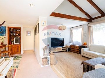 Hermosa casa en Vitacura, 4D/3B, terraza