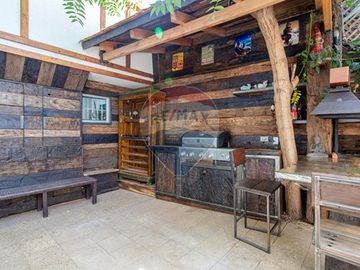 Hermosa casa en Vitacura, 4D/3B, terraza