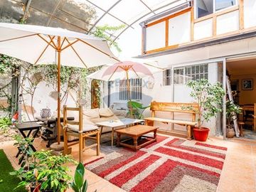 Hermosa casa en Vitacura, 4D/3B, terraza
