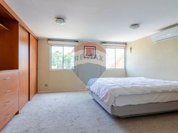 Hermosa casa en Vitacura, 4D/3B, terraza