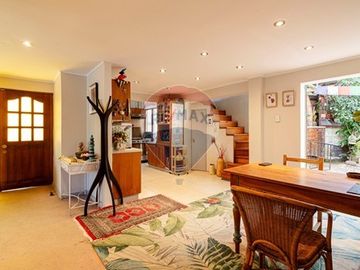 Hermosa casa en Vitacura, 4D/3B, terraza