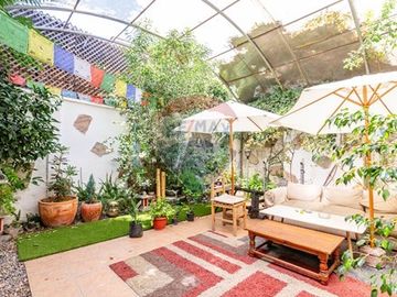 Hermosa casa en Vitacura, 4D/3B, terraza