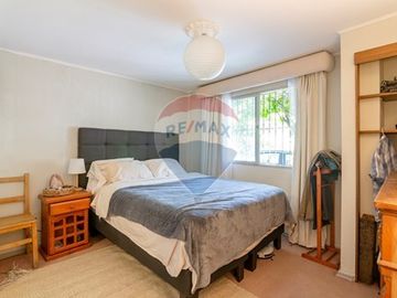 Hermosa casa en Vitacura, 4D/3B, terraza