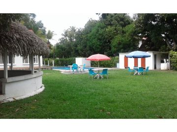 CASA CAMPESTRE EN MELGAR EN VENTA