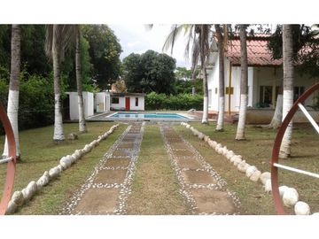 CASA CAMPESTRE EN MELGAR EN VENTA