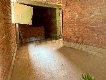 VENDO CASA EN CASCO, IDEAL PARA INVERSIONISTA