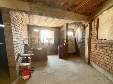 VENDO CASA EN CASCO, IDEAL PARA INVERSIONISTA