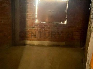 VENDO CASA EN CASCO, IDEAL PARA INVERSIONISTA