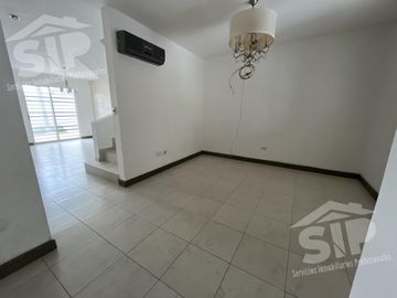 Casa en venta en Las Lomas Garcia