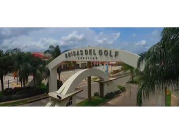 VENDO CASA EN ARRAIJAN  BRISAS DEL GOLF 3R