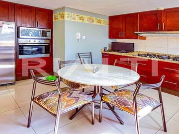 Casa en venta Cumbayá 240 m2 dentro de Urbanización Privada.