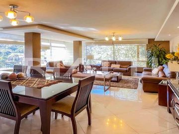 Casa en venta Cumbayá 240 m2 dentro de Urbanización Privada.