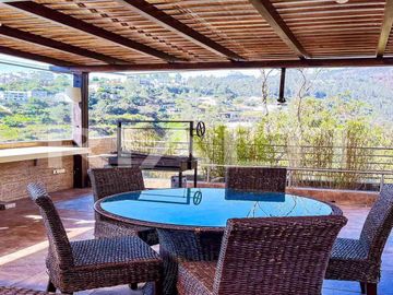 Casa en venta Cumbayá 240 m2 dentro de Urbanización Privada.