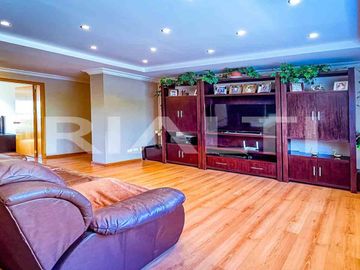 Casa en venta Cumbayá 240 m2 dentro de Urbanización Privada.