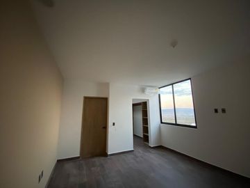 Increíble Casa en Zibatá, Vista al Campo de Golf, 3 Recamaras, una en PB